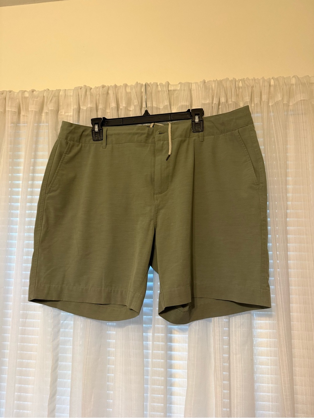 Faherty Men's Olive Green Performance Shorts